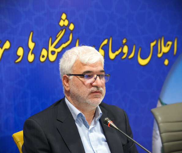 إدراج 938 باحثًا إيرانيًا ضمن قائمة الباحثين الأكثر استشهادًا في أعلى 1% من العالم